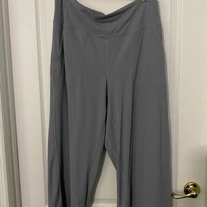 Lululemon Align Super high rise cropped 23” rhino grey size 16 leggings